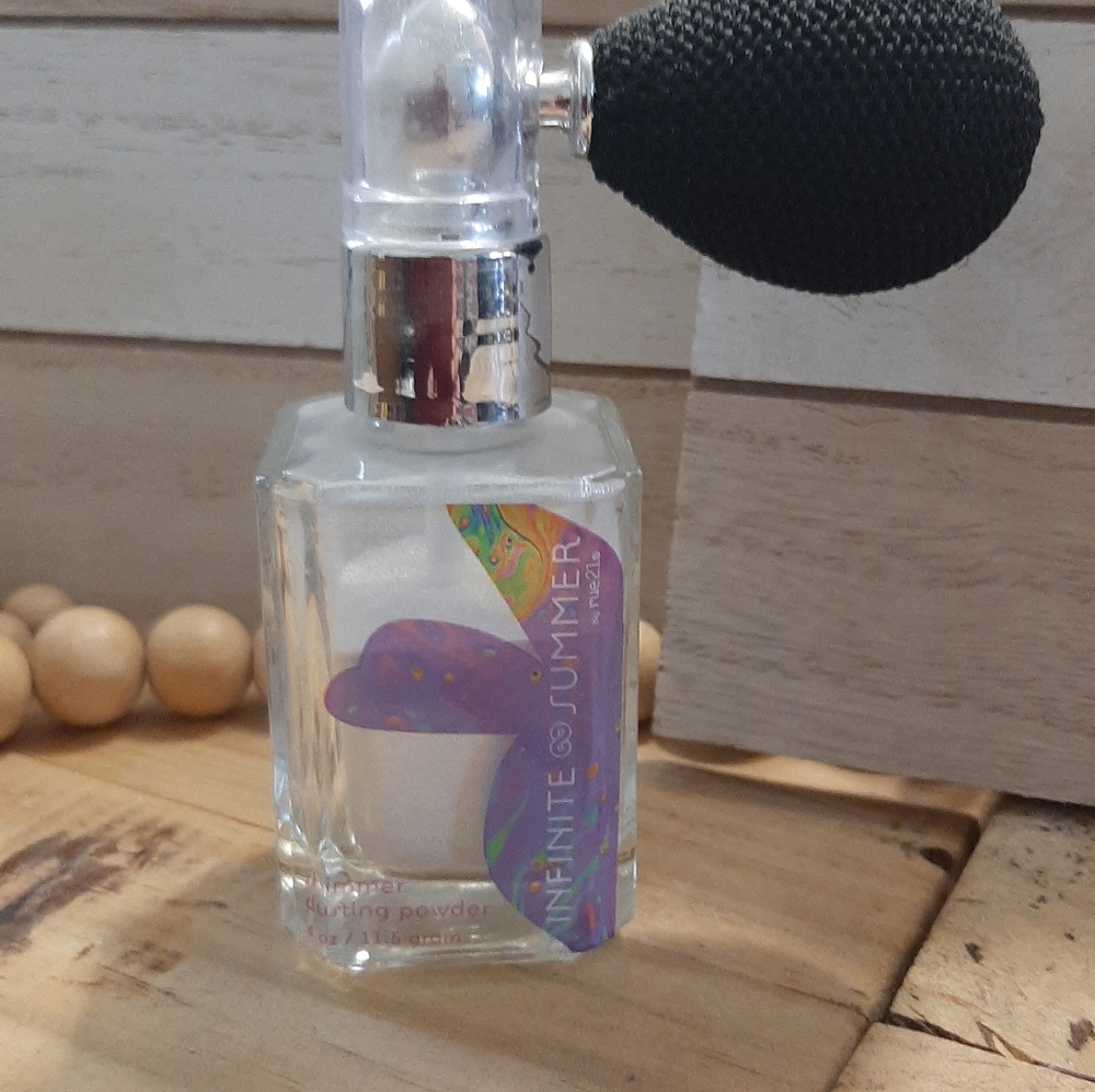 Body shimmer spray